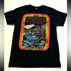 STRANGER THINGS T-Shirt Netflix Black boom box Arcade Monster Women’s‎ size M